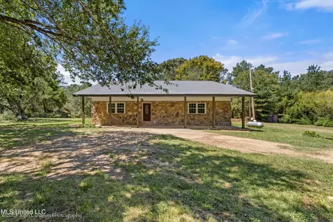 823 Bett Thyatira Rd, Coldwater, MS 38618