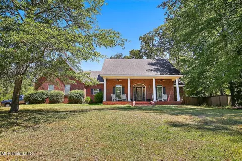 132 Rowan Oak Pl, Terry, MS 39170