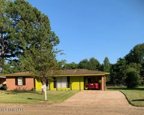 6592 Franklin D Roosevelt Dr, Jackson, MS 39213