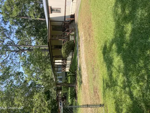 12351 Salisbury Rd, Gulfport, MS 39503