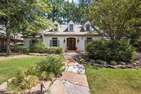 5319 Carolwood Dr, Jackson, MS 39211