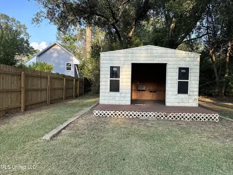 744 Manila St, Lucedale, MS 39452 photo 5