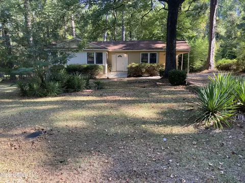 186 N Sunset Ter, Jackson, MS 39212