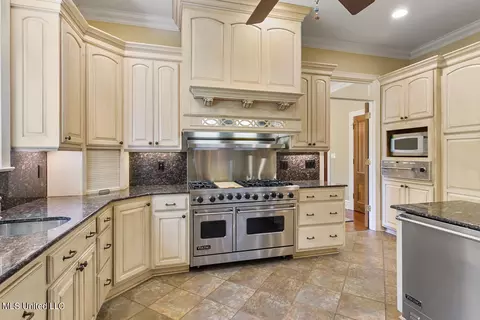 2016 S Petit Bois St, Jackson, MS 39211 photo 15