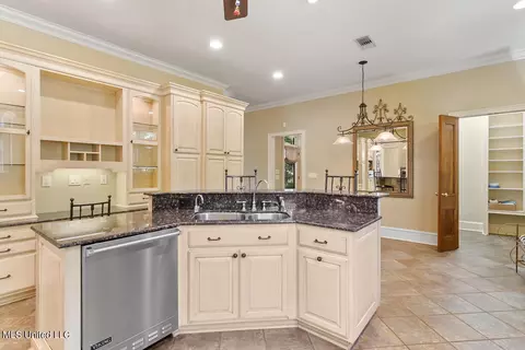 2016 S Petit Bois St, Jackson, MS 39211 photo 17