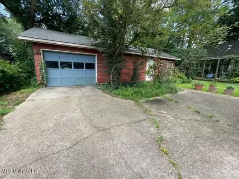 1338 Linden Place Pl, Jackson, MS 39202 photo 2