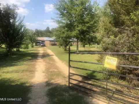 138 Meca Dr, Lucedale, MS 39452 photo 2