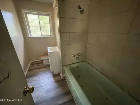 1572 W Mcdowell Rd, Jackson, MS 39204 photo 8