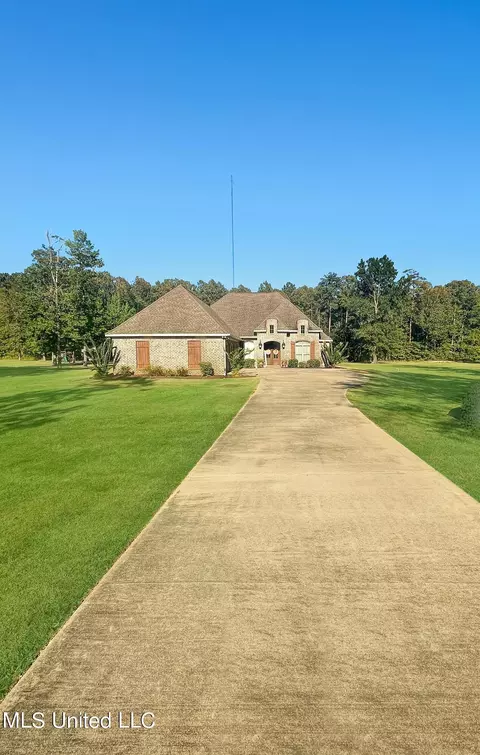 135 Woodhaven Dr, Forest, MS 39074 photo 2