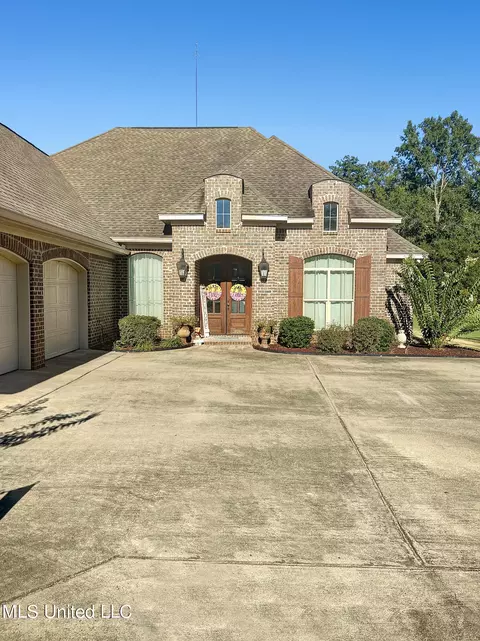 135 Woodhaven Dr, Forest, MS 39074 photo 3