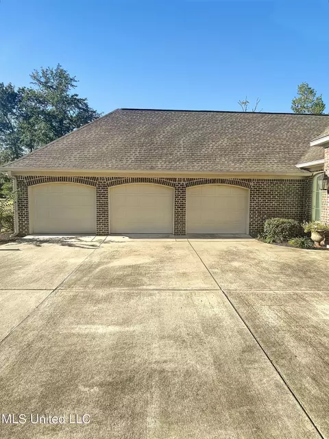 135 Woodhaven Dr, Forest, MS 39074 photo 4
