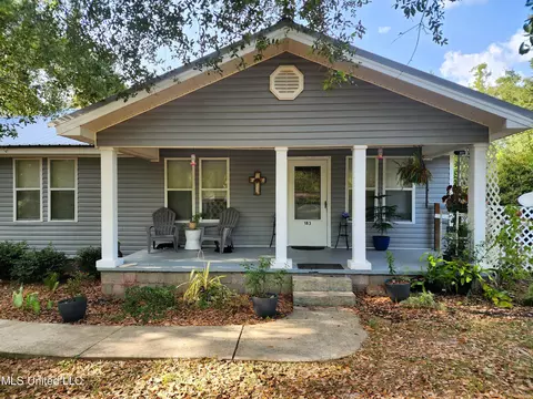 183 W Magnolia St, Lucedale, MS 39452