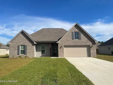 11489 Memphis Cir, Ocean Springs, MS 39564