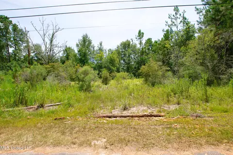 4727 Orange Grove Rd, Moss Point, MS 39562