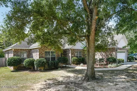 98173 Golf Club Dr, Diamondhead, MS 39525