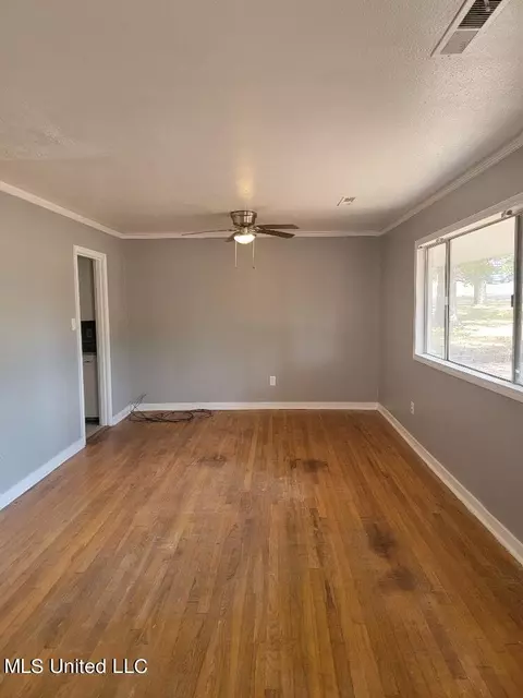 1526 W Mcdowell Rd, Jackson, MS 39204 photo 2