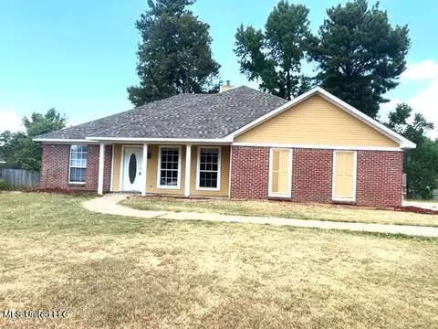 1004 Stonehendge Dr, Brandon, MS 39042 photo 1