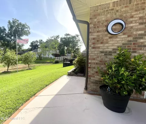 347 Fairview Dr, Biloxi, MS 39531 photo 5