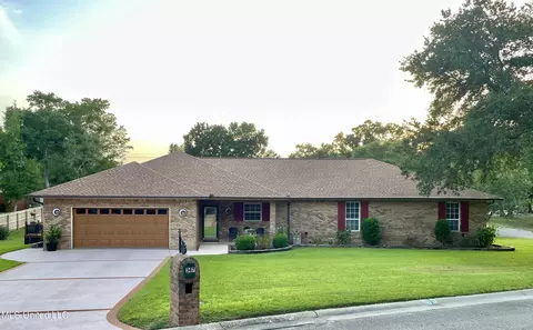 347 Fairview Dr, Biloxi, MS 39531