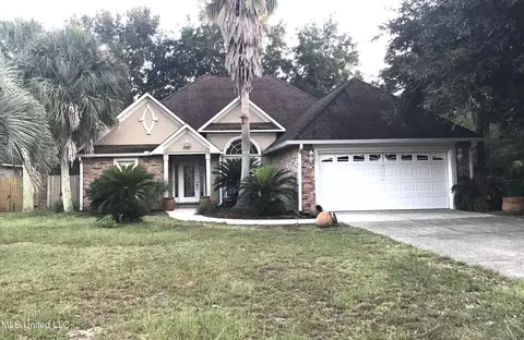 5037 Deborah St, Ocean Springs, MS 39564