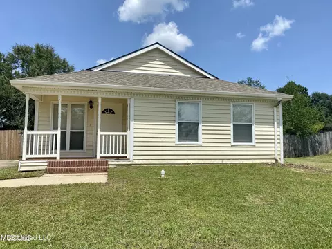 19270 Clairmonte St, Saucier, MS 39574