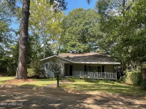 1703 Howard St, Jackson, MS 39202
