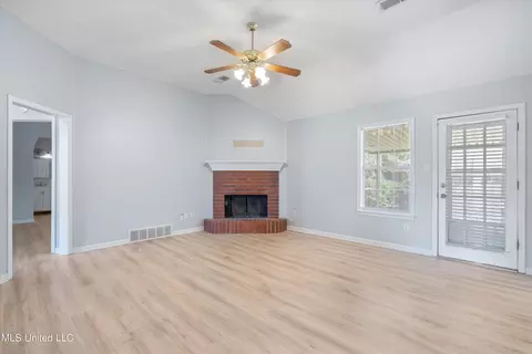 9654 E Sandidge Rd, Olive Branch, MS 38654 photo 4