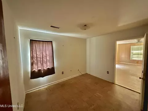 445 Lake Dr, Jackson, MS 39206 photo 7