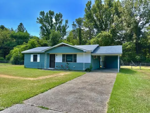 445 Lake Dr, Jackson, MS 39206 photo 2