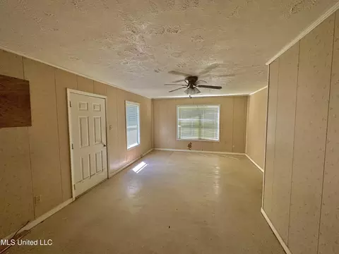 445 Lake Dr, Jackson, MS 39206 photo 8
