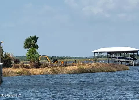 11032 Clleve St, Bay Saint Louis, MS 39520