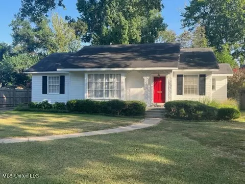 218 E President Ave, Greenwood, MS 38930