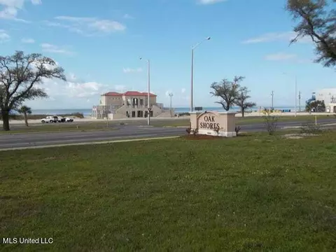 1664 Beach Blvd #24, Biloxi, MS 39531