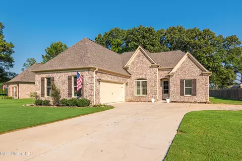1962 Garrett Dr, Hernando, MS 38632