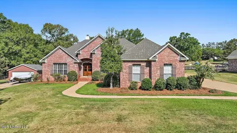 107 Redbud Dr, Brandon, MS 39047