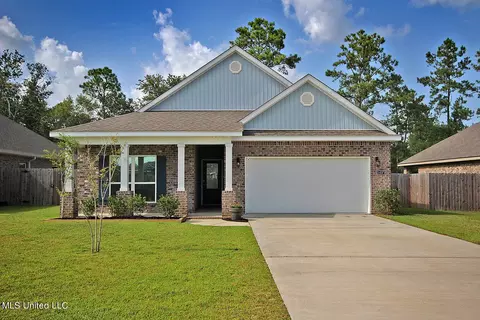 5407 Overland Dr, Biloxi, MS 39532