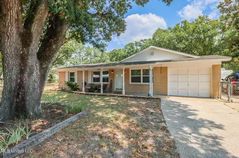 2000 Bradford Dr, Gulfport, MS 39507