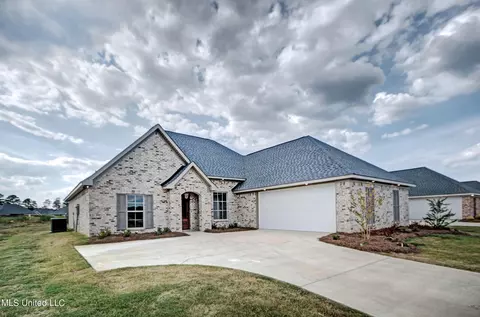 1105 Old Court Xing, Flowood, MS 39232