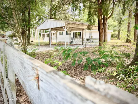 154 Blue Jay Dr, Leakesville, MS 39451