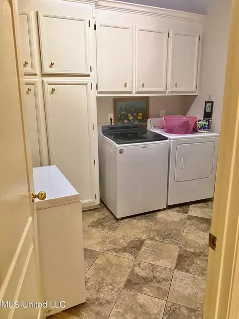 109 Seminole Cir, Terry, MS 39170 photo 14