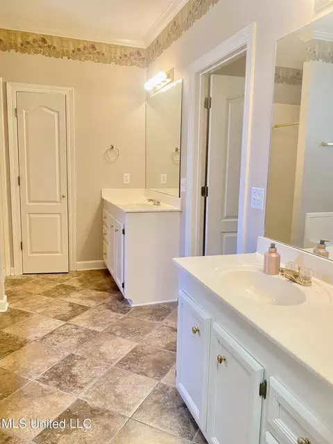 109 Seminole Cir, Terry, MS 39170 photo 9
