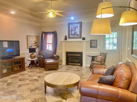 109 Seminole Cir, Terry, MS 39170 photo 5
