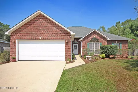 11917 Alexis Ln, Ocean Springs, MS 39564