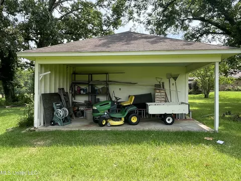 694 Pat Luckett Rd, Canton, MS 39046 photo 11