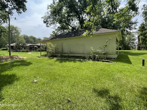 694 Pat Luckett Rd, Canton, MS 39046 photo 8