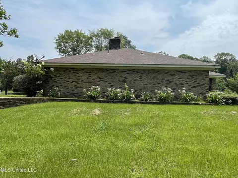 694 Pat Luckett Rd, Canton, MS 39046 photo 4