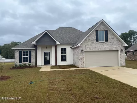 11416 Memphis Cir, Ocean Springs, MS 39564