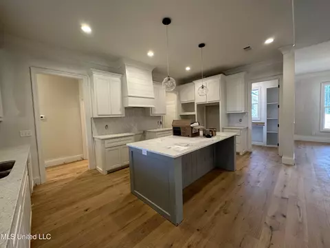 215 Lost Oak Ln, Brandon, MS 39047 photo 8