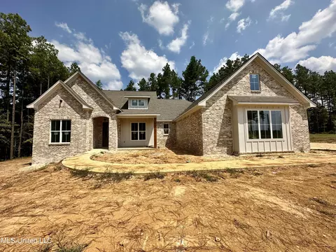 215 Lost Oak Ln, Brandon, MS 39047