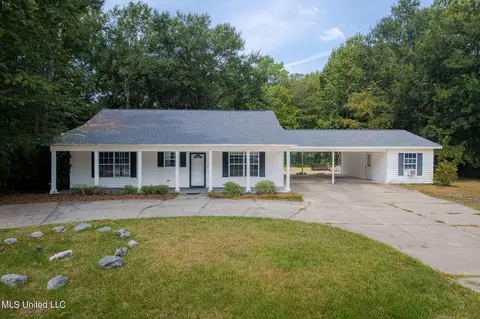 1545 Barracuda Dr, Gautier, MS 39553
